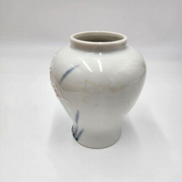 Vintage Iris Otagiri Japan Vase Hand Painted Raised Flowers 4.5" Feminine Pink - Picture 3 of 9